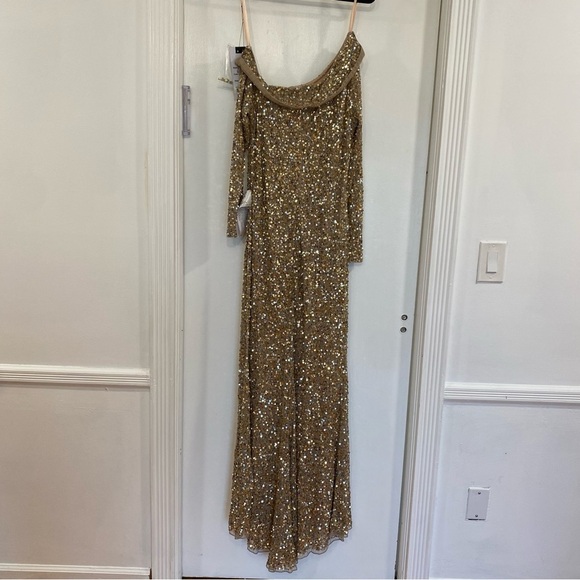 Mac Duggal | 5449 Sequined One Shoulder Evening Gown In Shimmering Gold Size 6 - Picture 7 of 12